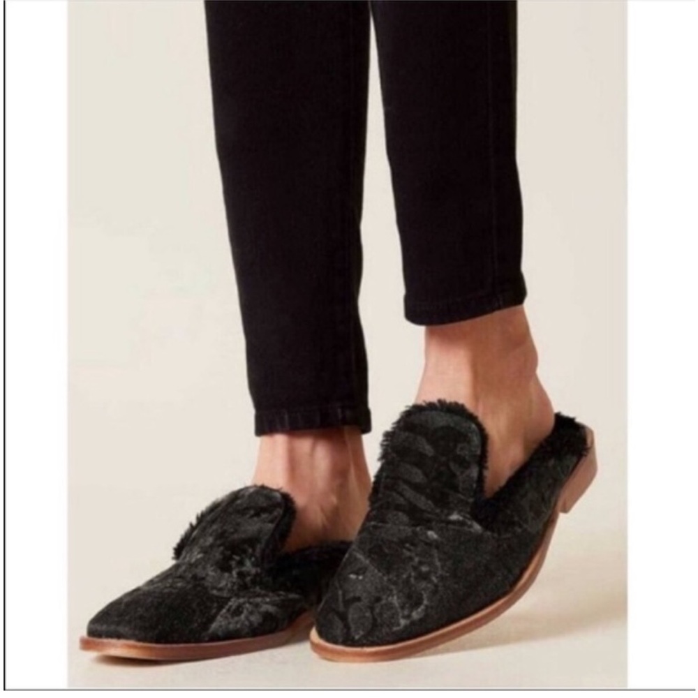Free People faux fur/velvet loafers